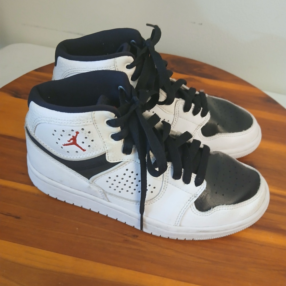 Jordan Access Kids 4.5Y White Black Basketball Shoes Sneakers AV7941-101 - Picture 3 of 8